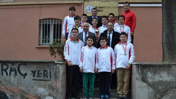 Kazandereli Memiş Pehlivan Ortaokulu Öğrencileri Balıkesirden Kupayla Döndü.