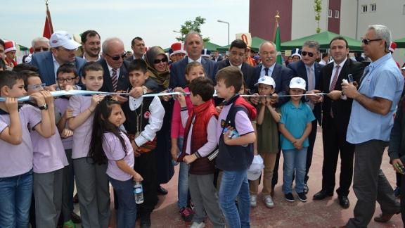 Süleymanpaşa İmam Hatip Ortaokulu Müdürlüğünce "4006 TÜBİTAK Bilim Fuarı" düzenlendi