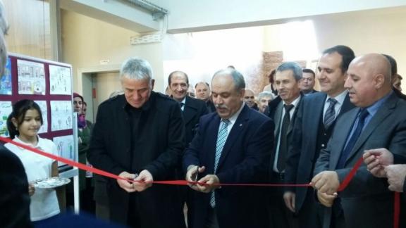 Hayırsever İş Adamı Osman YILMAZ tarafından Marmara Ortaokulunda yaptırılan Kütüphanenin açılışı gerçekleştirildi