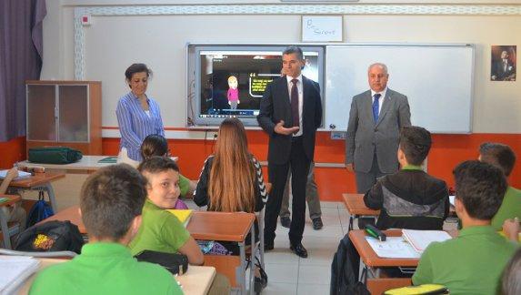 Süleymanpaşa Kaymakamı Sayın Arslan YURT, Kazandereli Memiş Pehlivan Ortaokulunu ziyaret etti