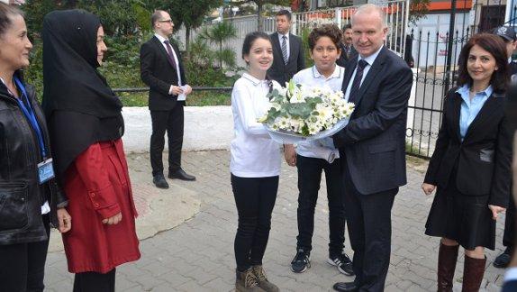 Tekirdağ Valisi Sayın Mehmet CEYLAN, Öğretmen Mediha Mehmet Tetikol Ortaokulunu ziyaret etti.
