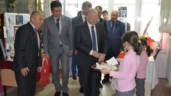 Tekirdağ Valisi Sayın Mehmet CEYLAN, 100.Yıl M.Sadık Özyüksel İlkokulu- Karadeniz Ortaokulu Ortaokulunu ziyaret etti