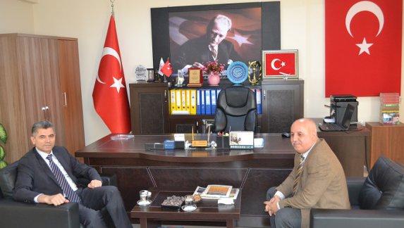 Süleymanpaşa Kaymakamı Sayın Arslan YURT, İlçe Milli Eğitim Müdürümüz Sayın Ünal MAMUR´u makamında ziyaret etti