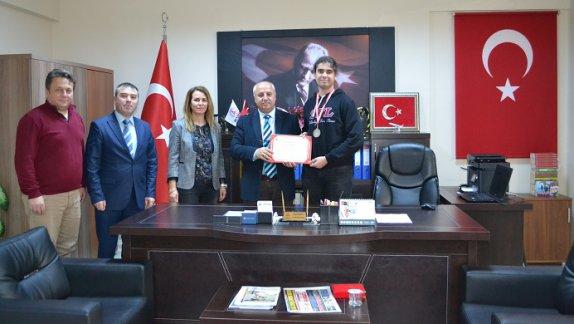 Ebru Nayim Fen Lisesi öğrencisi Yuşa Can DİNÇ´ten TUBİTAK Olimpiyat Başarısı