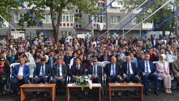 Kadriye Nazif Gölge Mesleki ve Teknik Anadolu Lisesinde Mezuniyet töreni düzenlendi