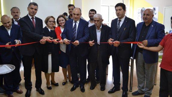 Merhum Mehmet Tunca KAYA adına, Hacıilbey Ortaokulunda "Robotik Kodlama ve STEM" sınıfı açıldı