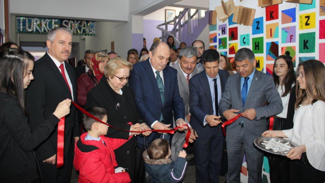 Hacıilbey Ortaokulunda Kütüphane açılışı gerçekleştirildi.