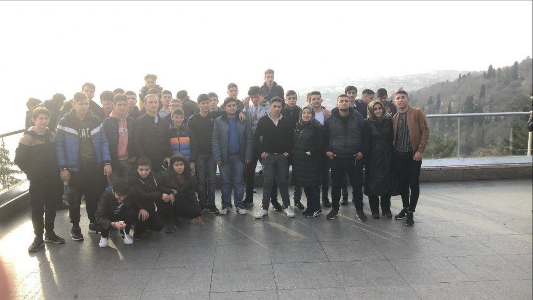 Tekirdağ Anadolu İmam Hatip Lisesi öğrencileri, Milli Şairimiz Mehmet Akif Ersoy'un kabrini ziyaret etti.