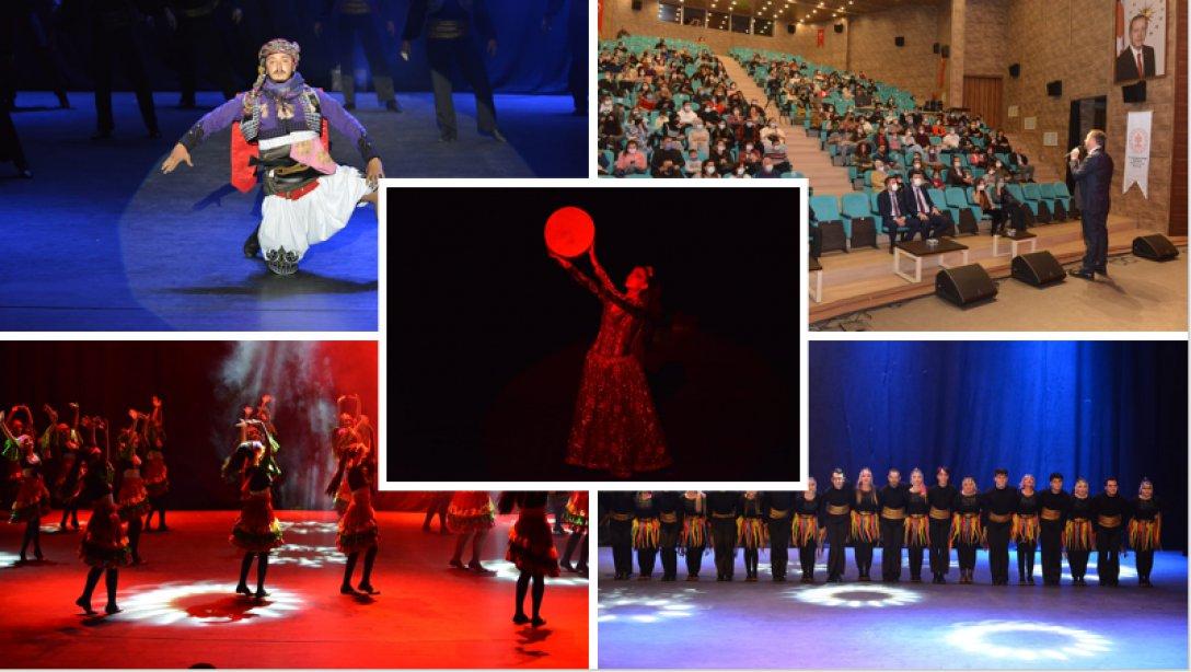 Süleymanpaşa Belediyesi Halk Dansları Topluluğu Muhteşem Gösterileri İle Öğretmenlerimize Unutulmaz Bir Program Sundu