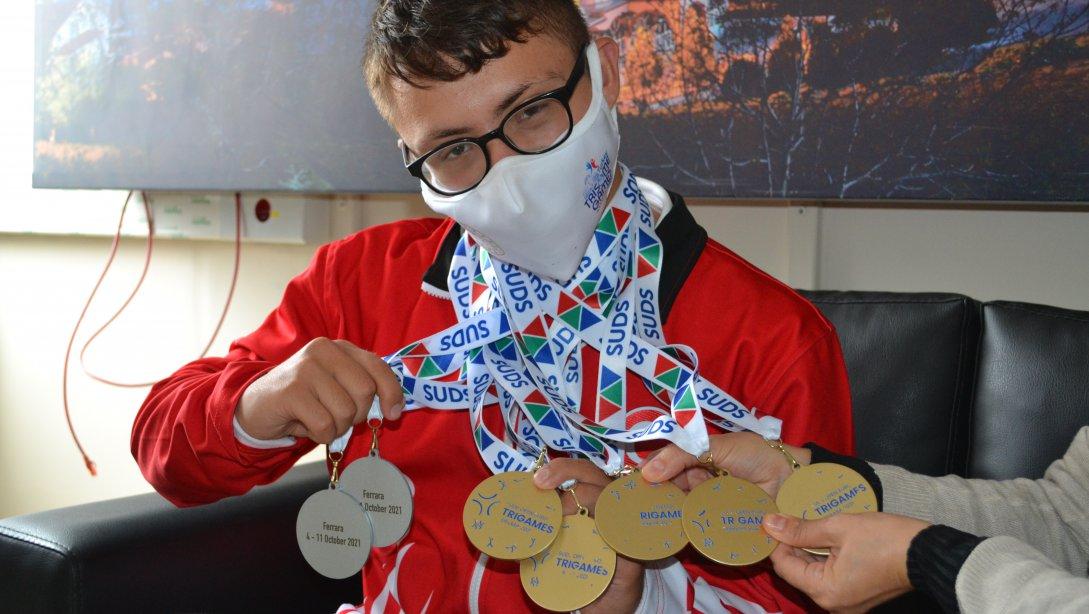 İlçemiz Tekirdağ Özel Eğitim Meslek Okulu öğrencimiz Emirhan AKÇAKOCA Triatlon branşında Dünya Rekoru kırarak Altın Madalya kazanıp Avrupa Şampiyonu olmuştur.