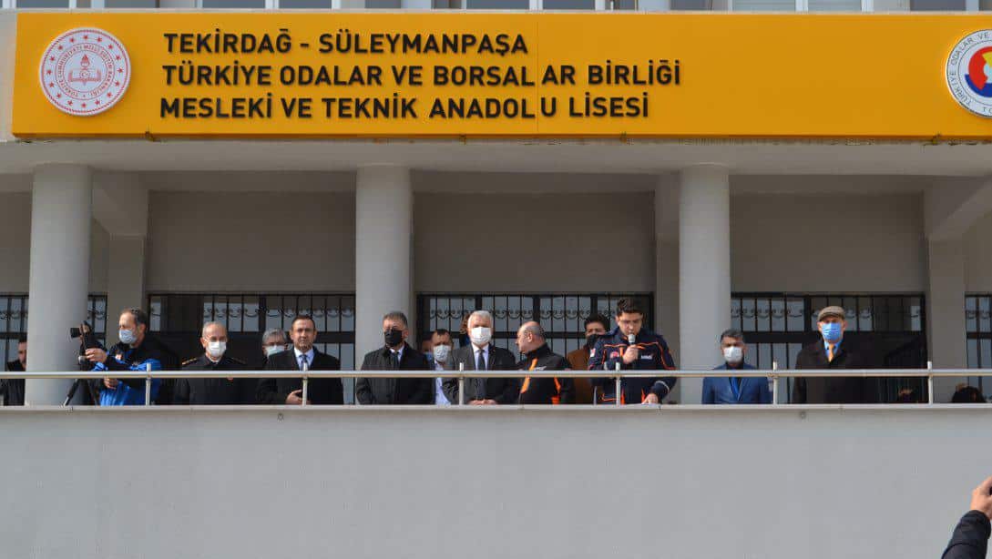 Eş Zamanlı Deprem Tatbikatı İlçemiz Türkiye Odalar ve Borsalar Birliği Mesleki ve Teknik Anadolu Lisesinde Yapıldı