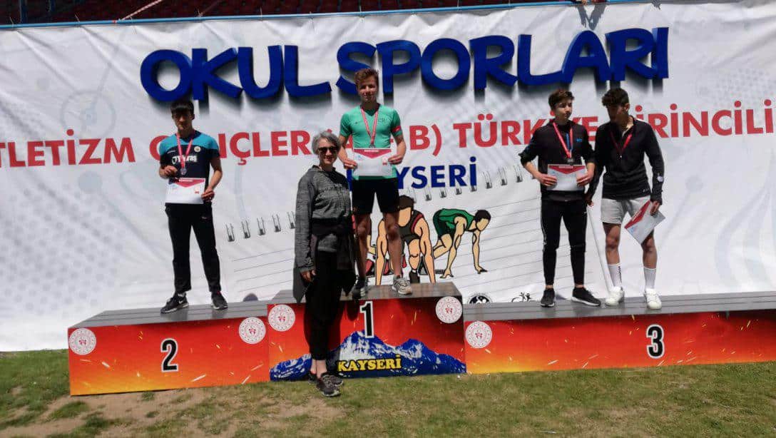 İlçemiz Ebru Nayim Fen Lisesi Öğrencimiz Efe Kerem AKBAL Türkiye Şampiyonu 