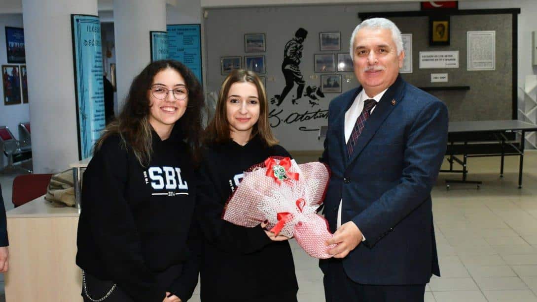 Valimiz Sayın Aziz YILDIRIM İlçemiz Tekirdağ Belediyesi Mehmet Serez Sosyal Bilimler Lisesi'nde Yenilenen ve Zenginleştirilen Kütüphanenin Açılışını Yaptı.