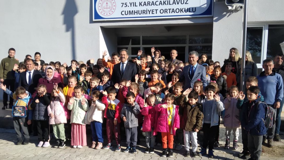 Süleymanpaşa Kaymakamımız Sayın Mustafa GÜLER, İlçemiz Karacakılavuz İlkokulunda Bayrak Törenine Katıldı.