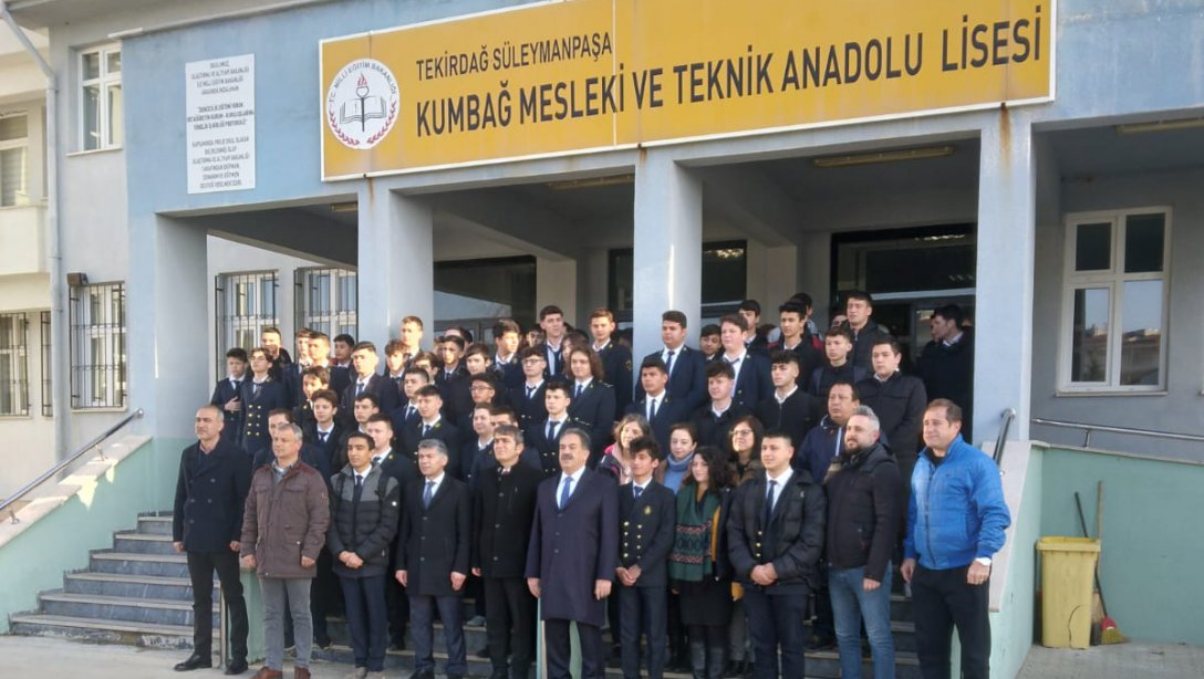 Süleymanpaşa Kaymakamımız Sayın Mustafa GÜLER, İlçemiz Kumbağ Mesleki ve Teknik Anadolu Lisesinde Bayrak Törenine Katıldı.