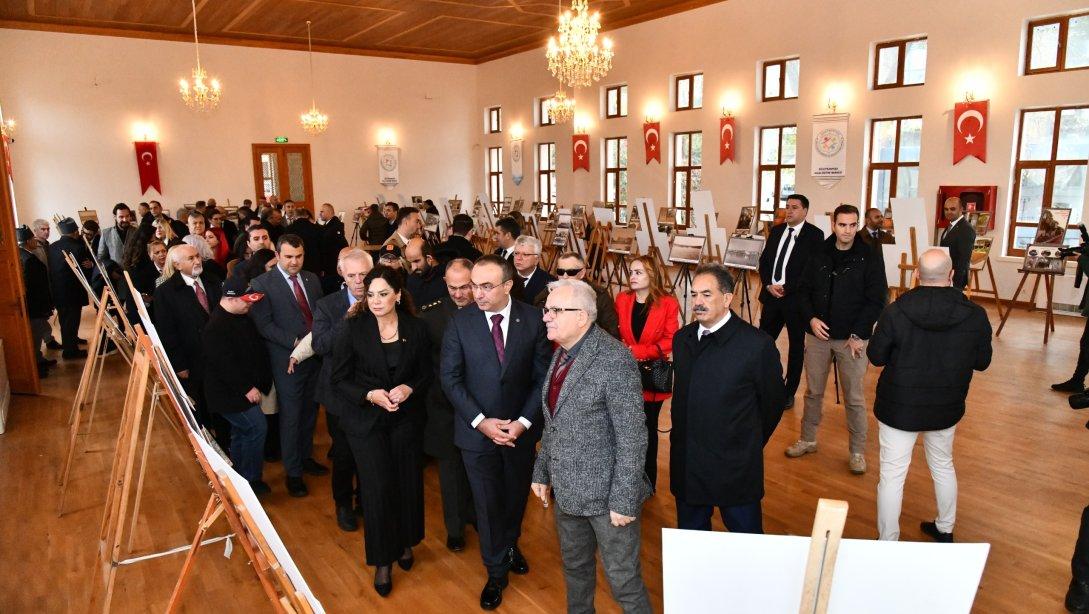 13 Kasım Tekirdağ'ın Kurtuluşunun 102. Yıldönümü münasebetiyle Halk Eğitimi Merkezi Müdürlüğü Tarihi Binada Tekirdağ'ın Eski Fotoğrafları Sergisi'nin açılışı yapıldı.